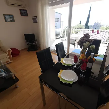 Fuer 5 Personen Mit Ac Und Parkplatz By Interhome * Selce