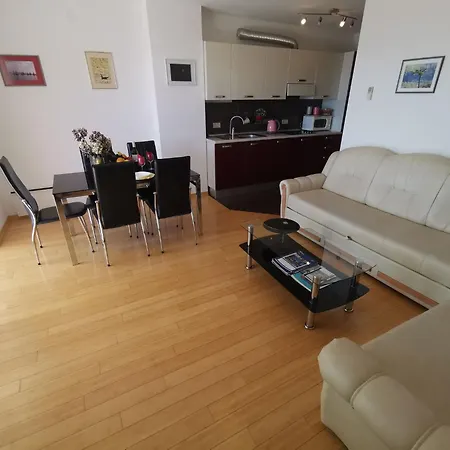 Fuer 5 Personen Mit Ac Und Parkplatz By Interhome Apartment