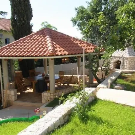 Fuer 5 Personen Mit Ac Und Parkplatz By Interhome Apartment *