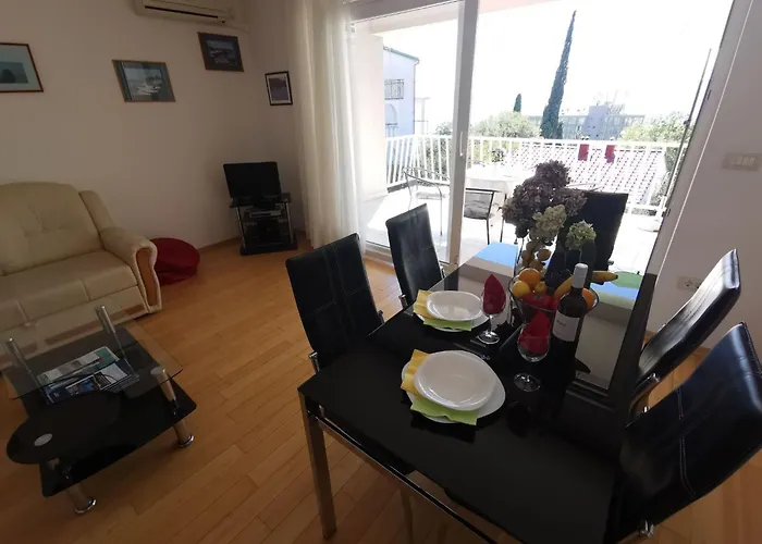 Fuer 5 Personen Mit Ac Und Parkplatz By Interhome * Selce