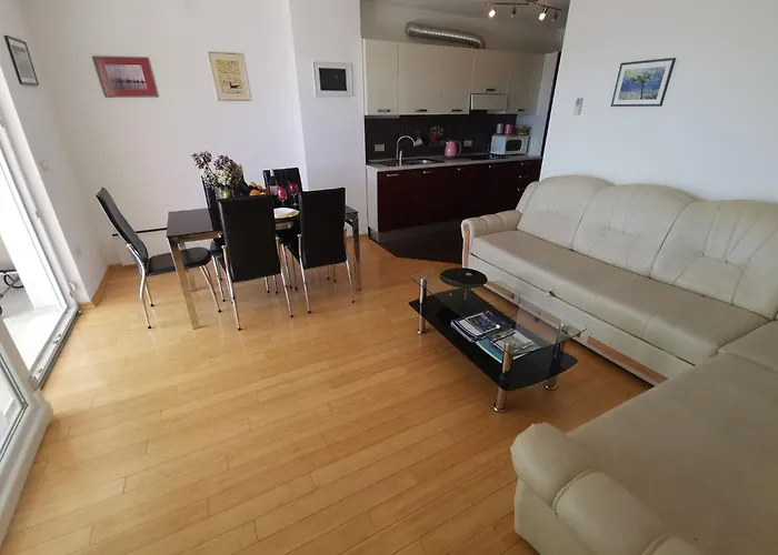 Fuer 5 Personen Mit Ac Und Parkplatz By Interhome Appartement
