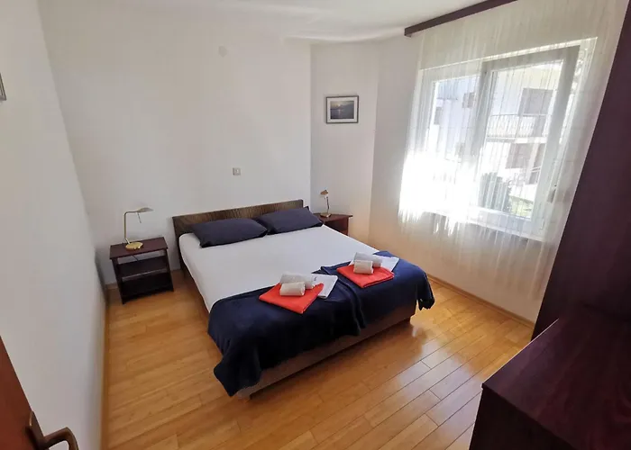 Fuer 5 Personen Mit Ac Und Parkplatz By Interhome