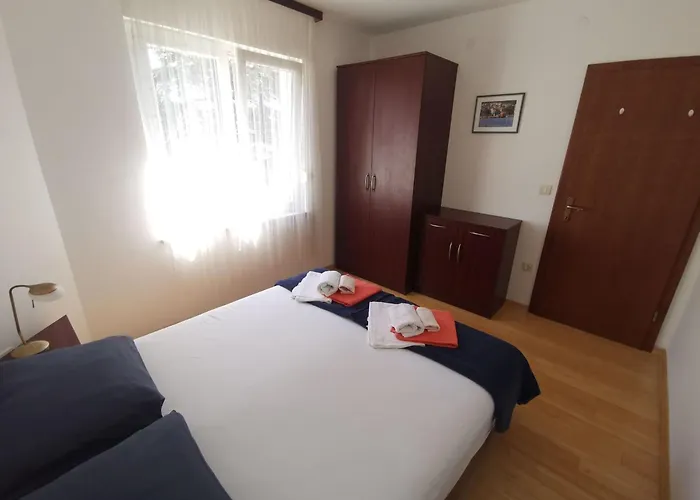 Fuer 5 Personen Mit Ac Und Parkplatz By Interhome Appartement *