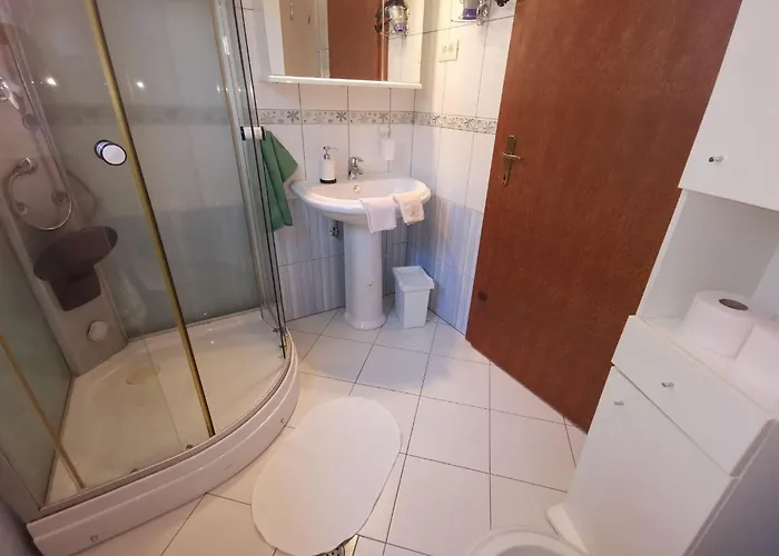 Fuer 5 Personen Mit Ac Und Parkplatz By Interhome * Selce