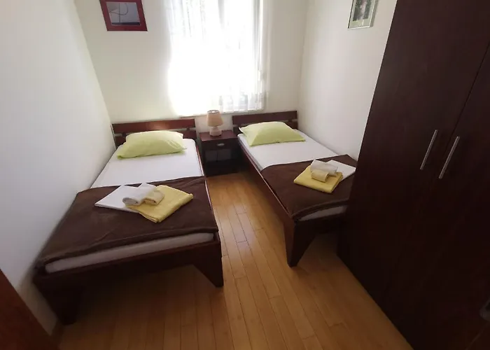 Fuer 5 Personen Mit Ac Und Parkplatz By Interhome Appartement Selce