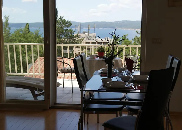 Fuer 5 Personen Mit Ac Und Parkplatz By Interhome Apartment *